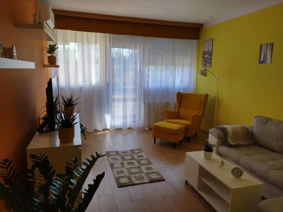 Piheno Zug Apartman بودابست